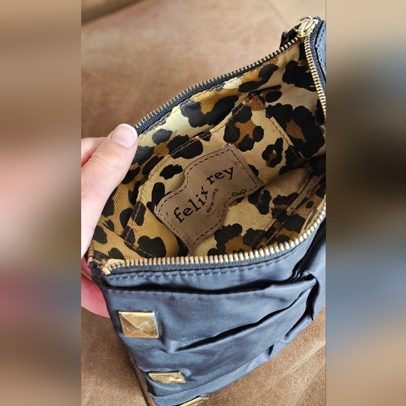 Felix Rey NEW YORK | Black Satin Bow Clutch - Picture 3 of 3